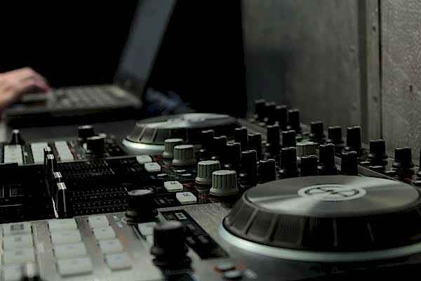 mutlu-muzik-mearket-b